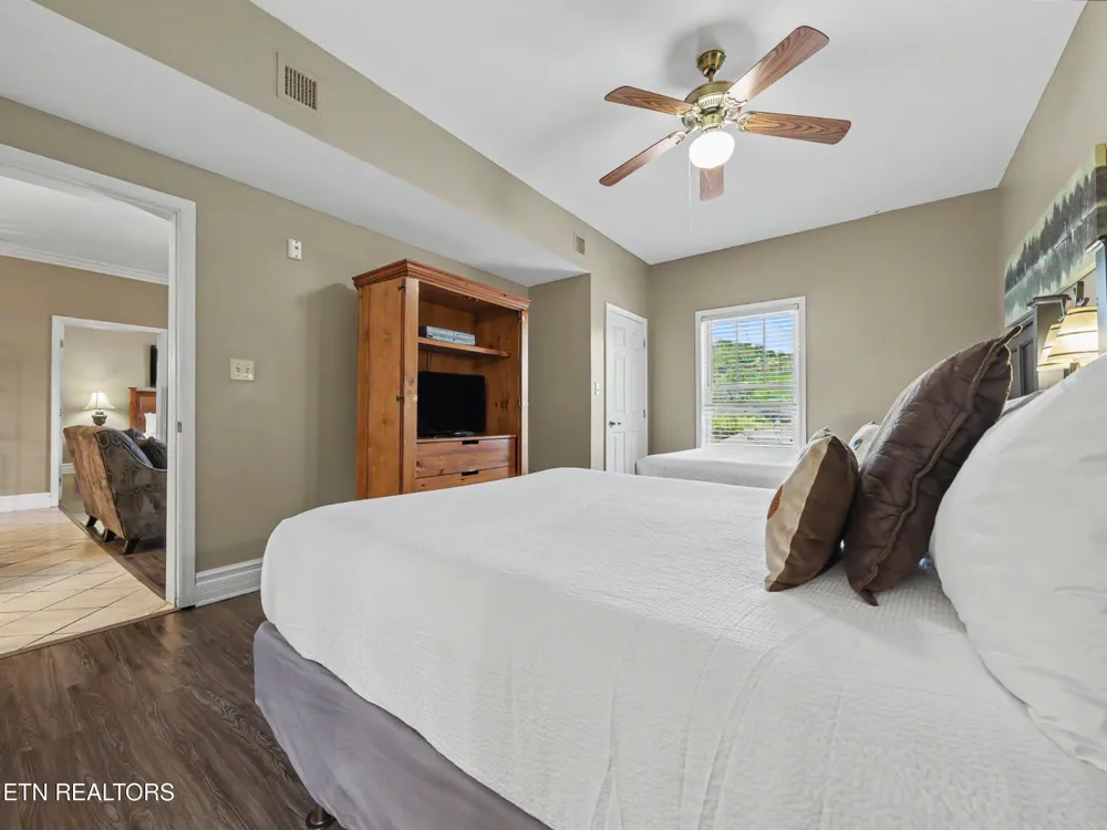 215 Woliss Lane #303 Gatlinburg, TN 37738