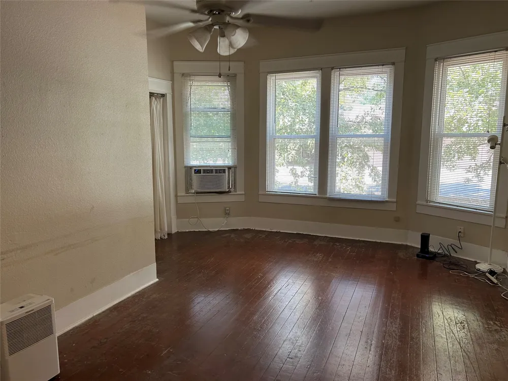 715 W hickory Street #A2 Denton, TX 76201