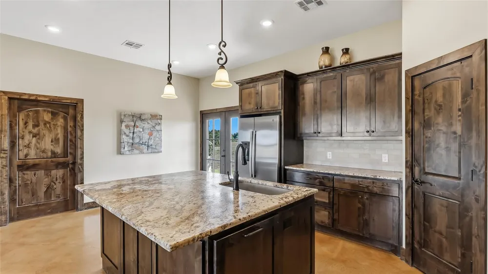 7220 Goehring Road Ledbetter, TX 78946