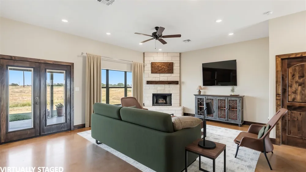 7220 Goehring Road Ledbetter, TX 78946