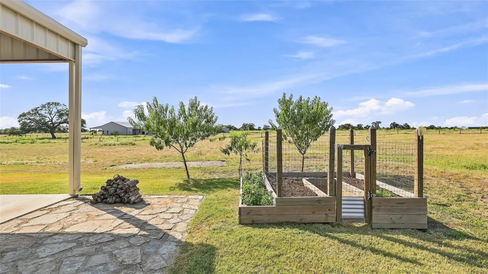 7220 Goehring Road Ledbetter, TX 78946
