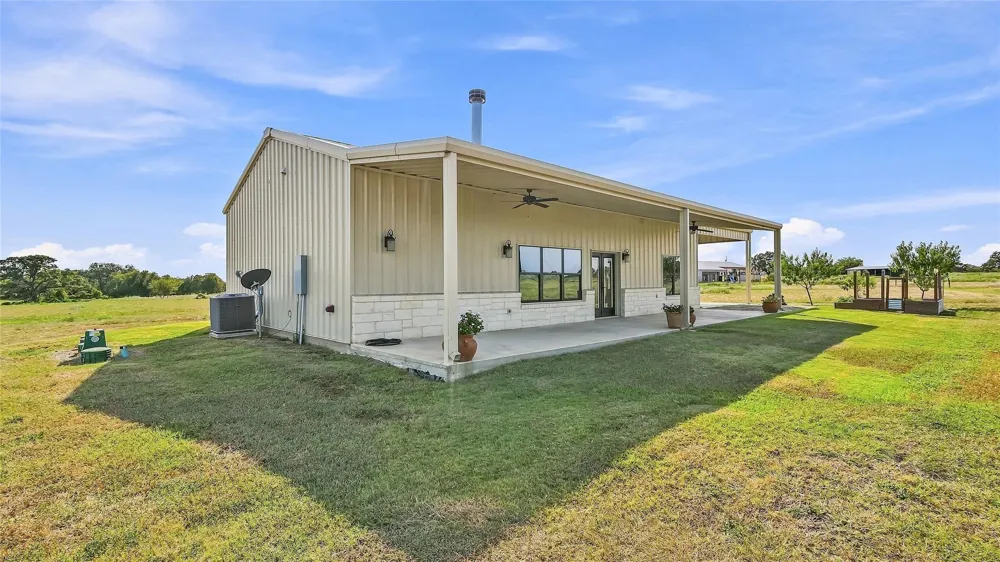 7220 Goehring Road Ledbetter, TX 78946