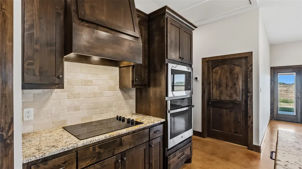 7220 Goehring Road Ledbetter, TX 78946