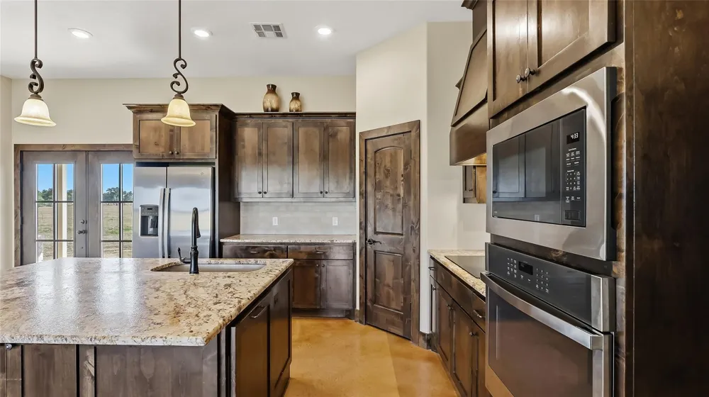 7220 Goehring Road Ledbetter, TX 78946