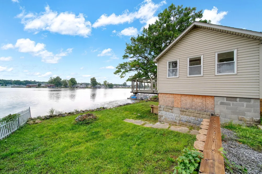124 Cooks Landing Michigan Center, MI 49254