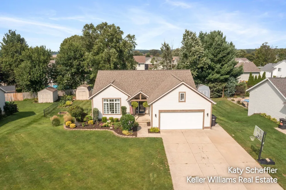 2551 Cedar Lake Drive Jenison, MI 49428
