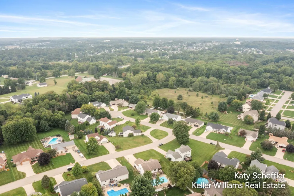 2551 Cedar Lake Drive Jenison, MI 49428