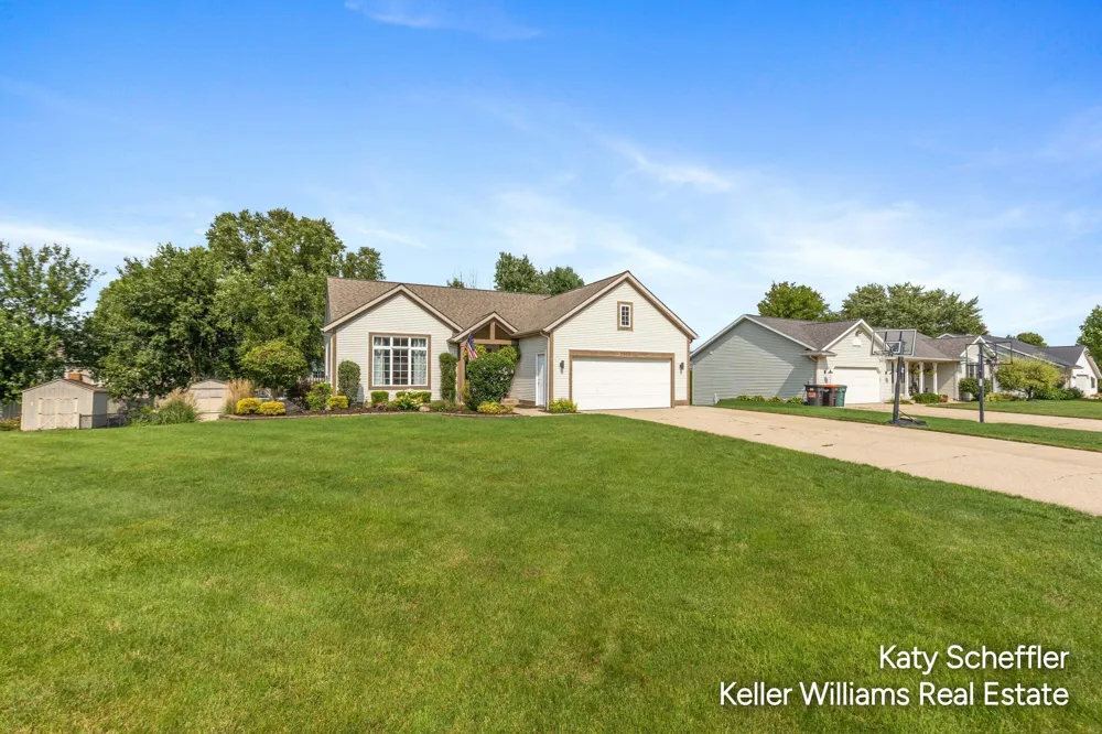 2551 Cedar Lake Drive Jenison, MI 49428