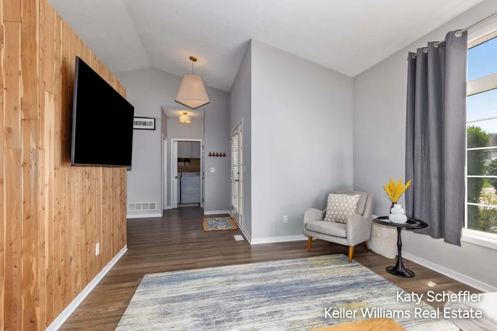 2551 Cedar Lake Drive Jenison, MI 49428