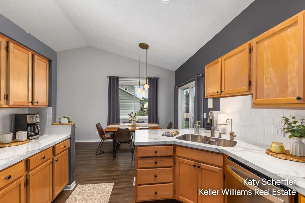 2551 Cedar Lake Drive Jenison, MI 49428