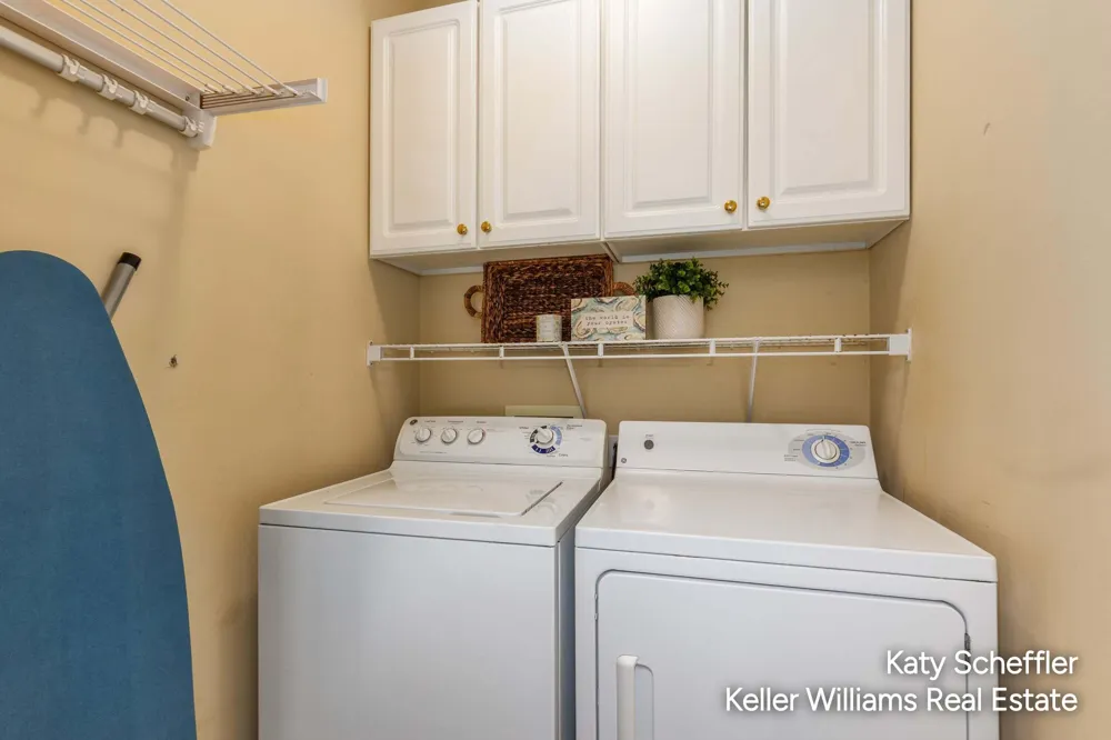 2551 Cedar Lake Drive Jenison, MI 49428
