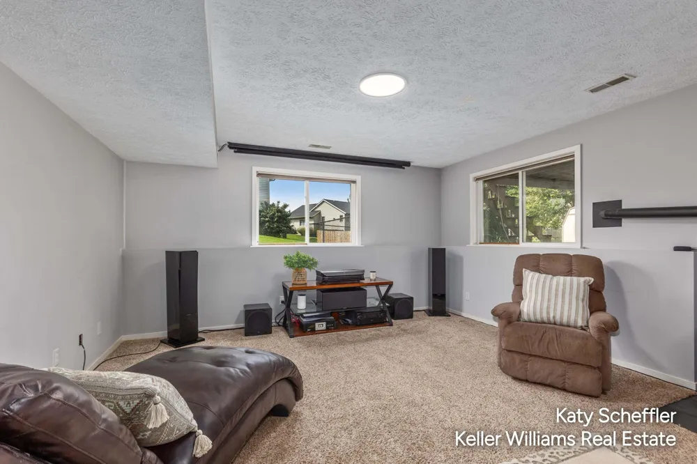 2551 Cedar Lake Drive Jenison, MI 49428