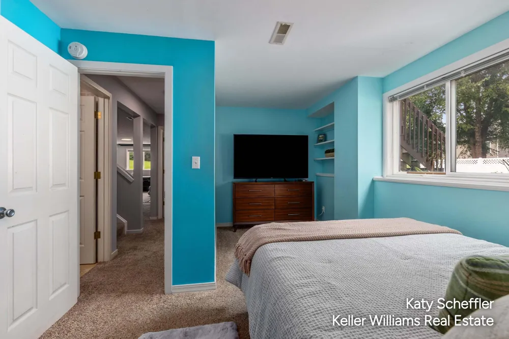 2551 Cedar Lake Drive Jenison, MI 49428