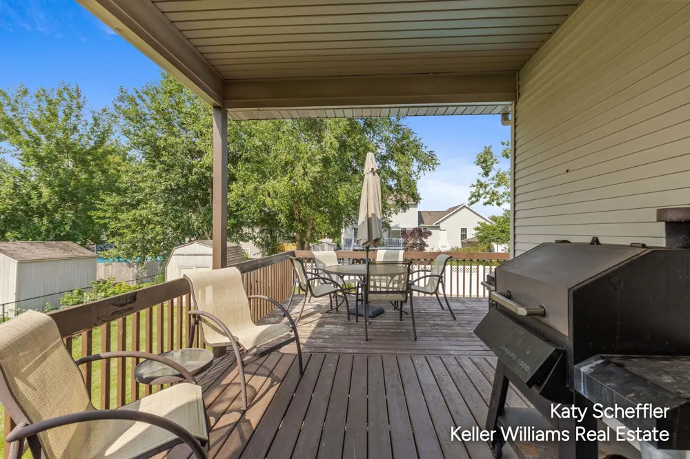 2551 Cedar Lake Drive Jenison, MI 49428