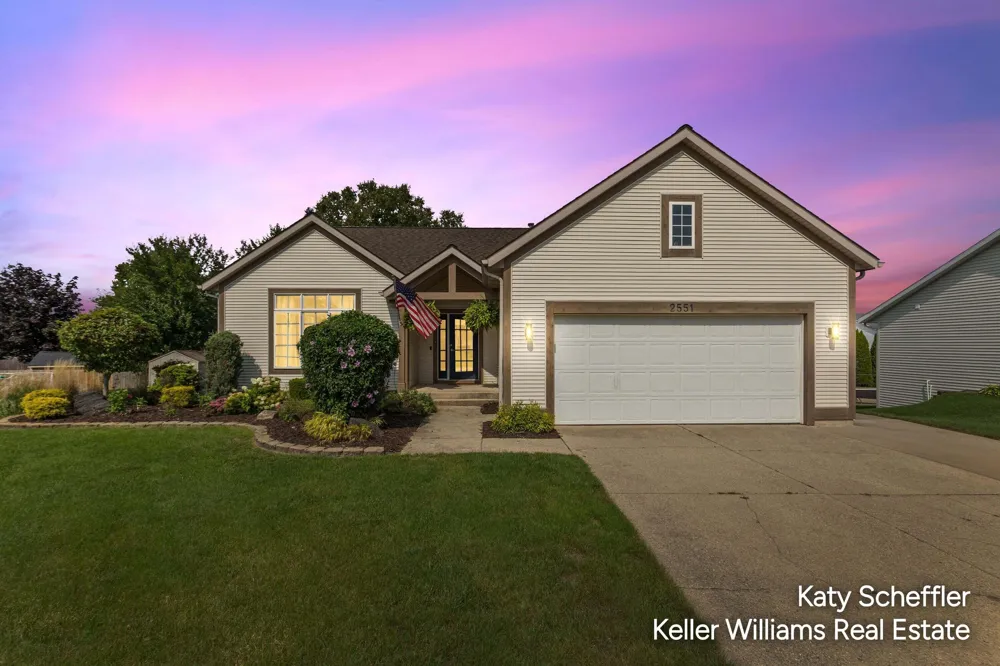 2551 Cedar Lake Drive Jenison, MI 49428