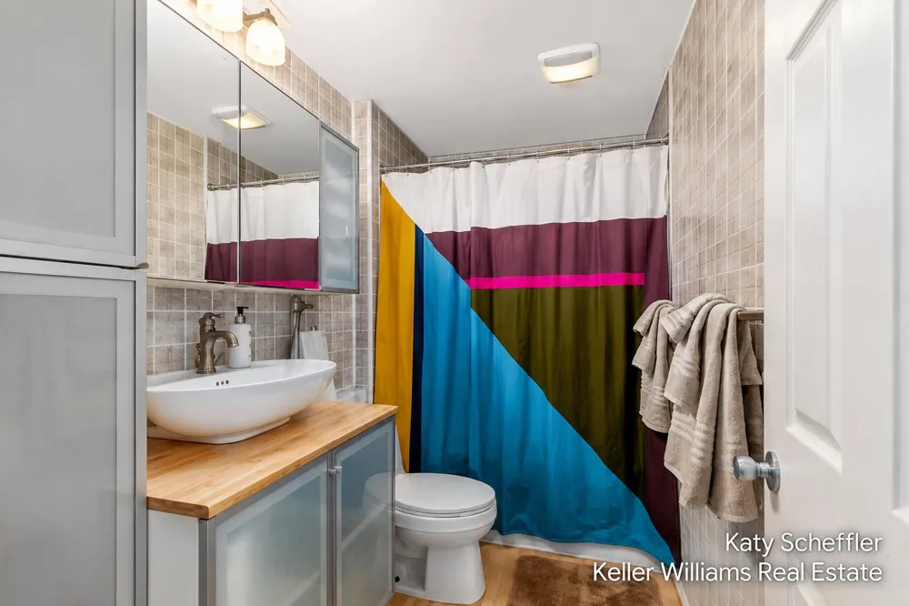 2551 Cedar Lake Drive Jenison, MI 49428