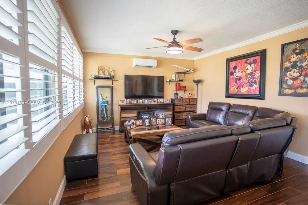 4301 Adams St Hollywood, FL 33021