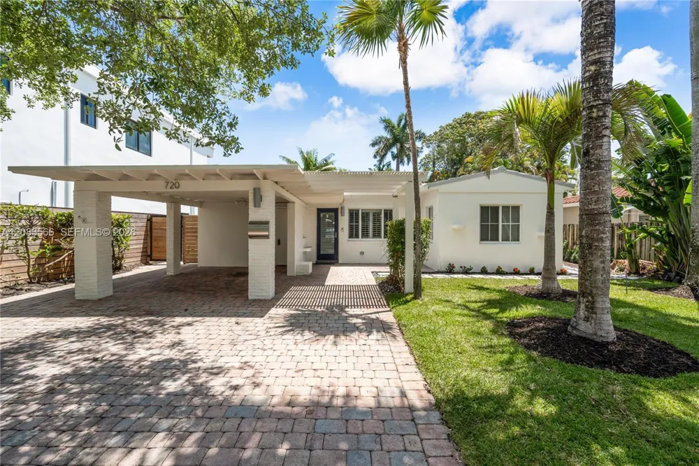 720 NE 17th Ter Fort Lauderdale, FL 33304