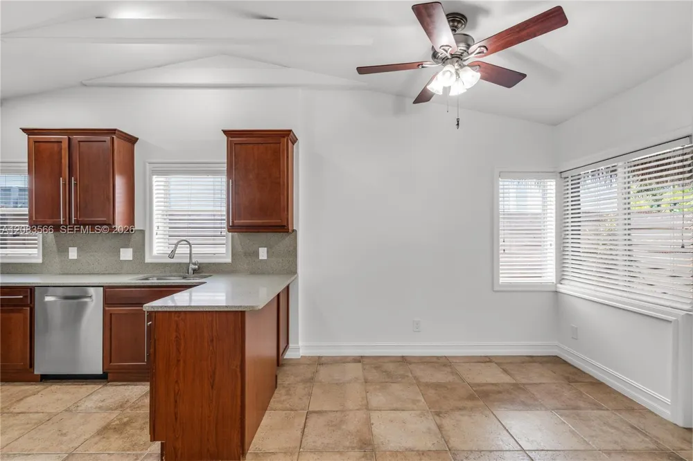 720 NE 17th Ter Fort Lauderdale, FL 33304
