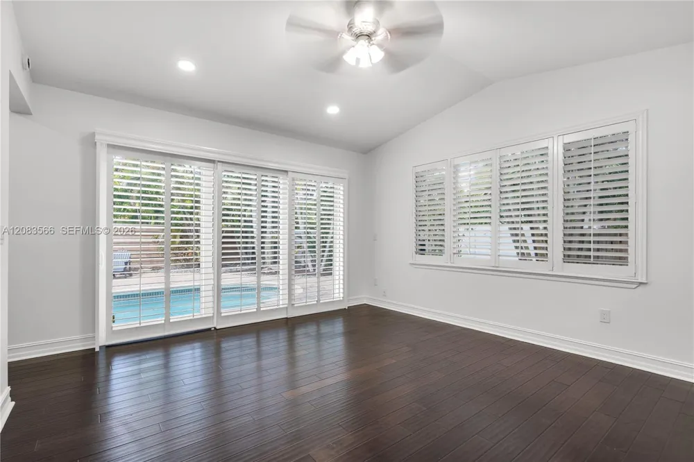 720 NE 17th Ter Fort Lauderdale, FL 33304