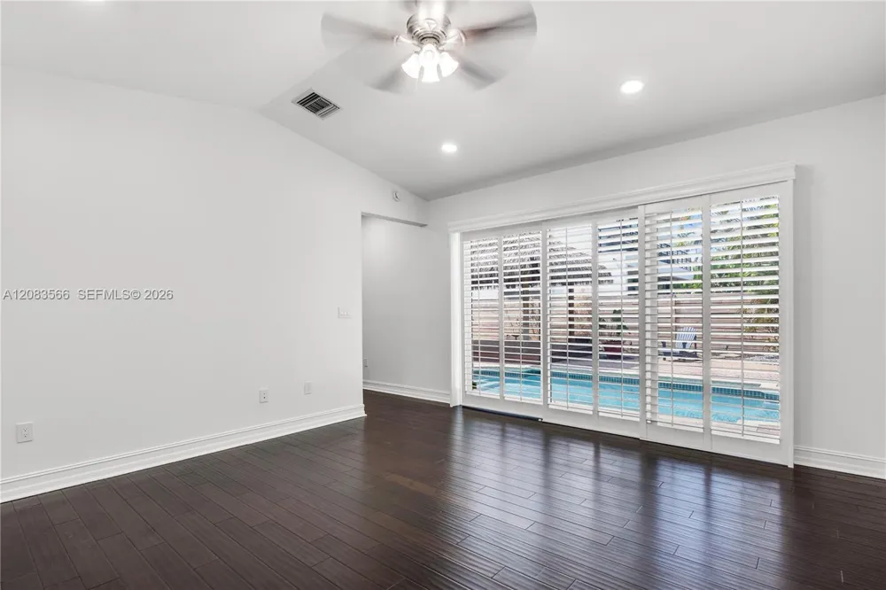720 NE 17th Ter Fort Lauderdale, FL 33304
