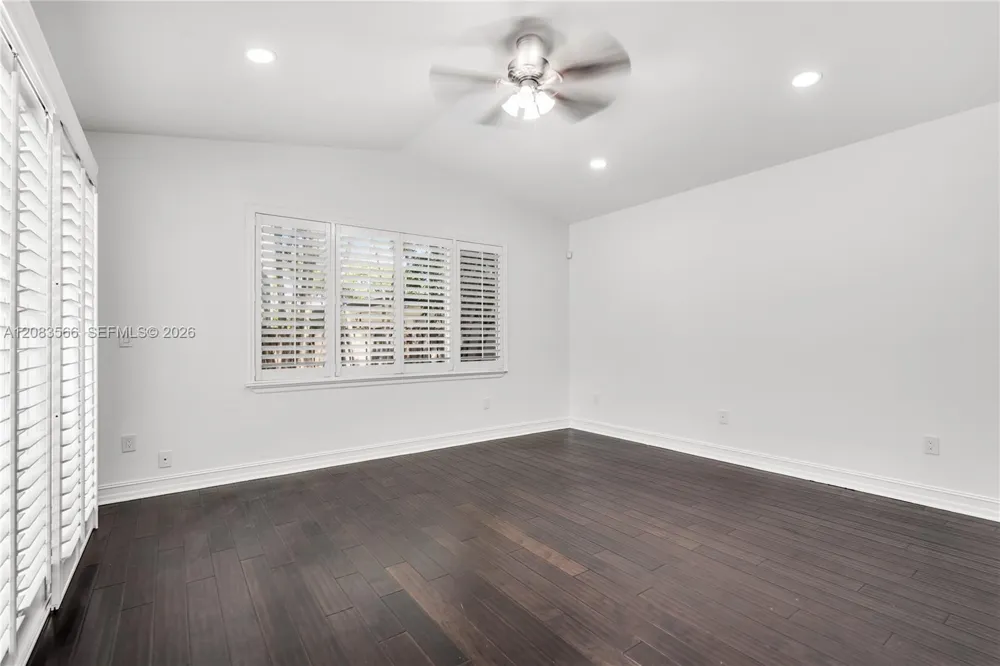 720 NE 17th Ter Fort Lauderdale, FL 33304