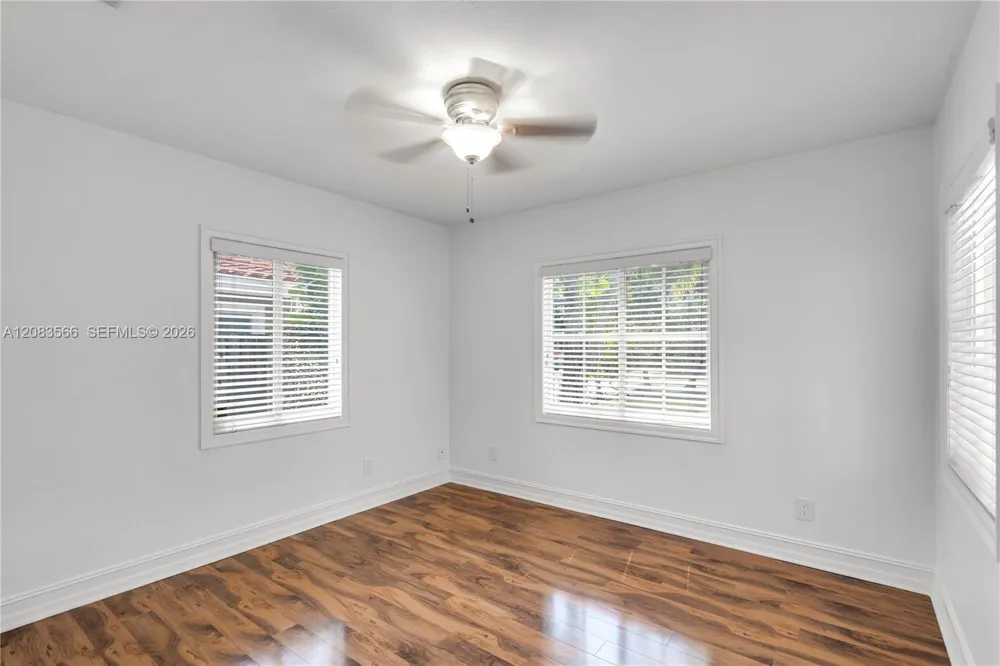720 NE 17th Ter Fort Lauderdale, FL 33304