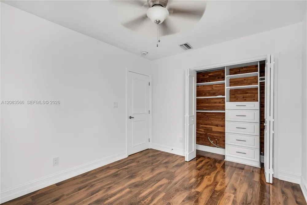 720 NE 17th Ter Fort Lauderdale, FL 33304