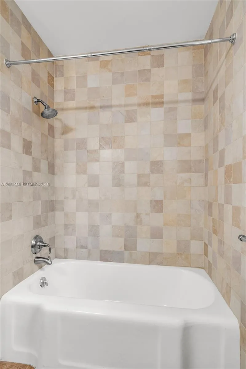 720 NE 17th Ter Fort Lauderdale, FL 33304