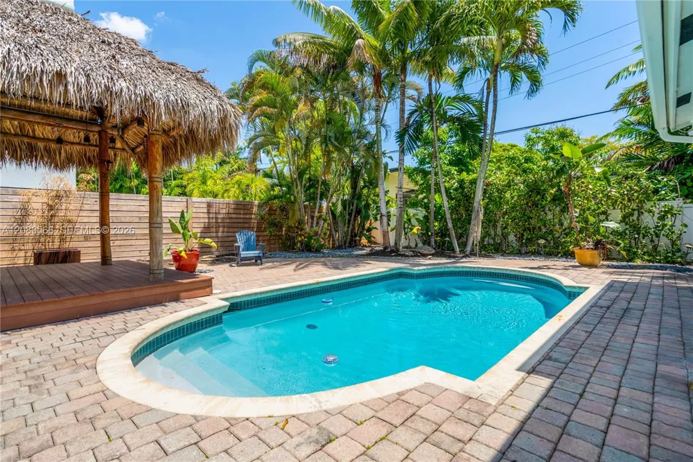 720 NE 17th Ter Fort Lauderdale, FL 33304