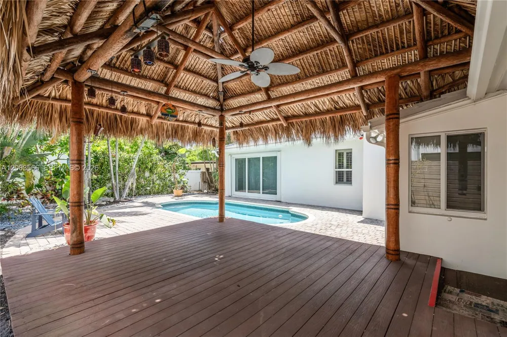 720 NE 17th Ter Fort Lauderdale, FL 33304