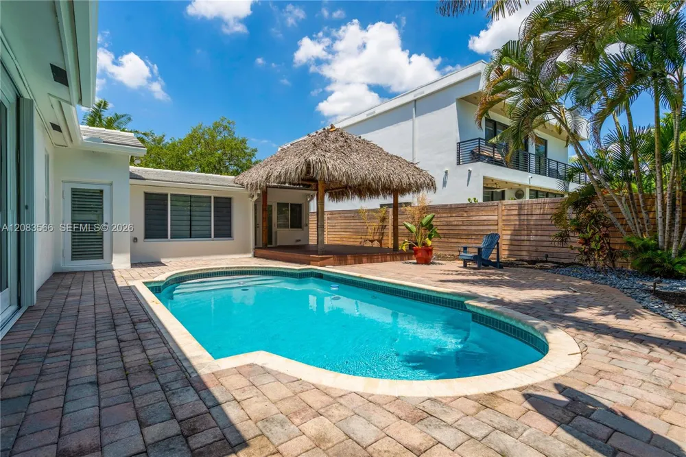 720 NE 17th Ter Fort Lauderdale, FL 33304