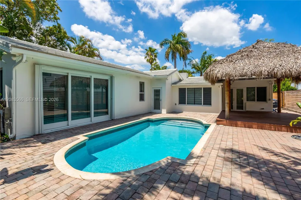 720 NE 17th Ter Fort Lauderdale, FL 33304