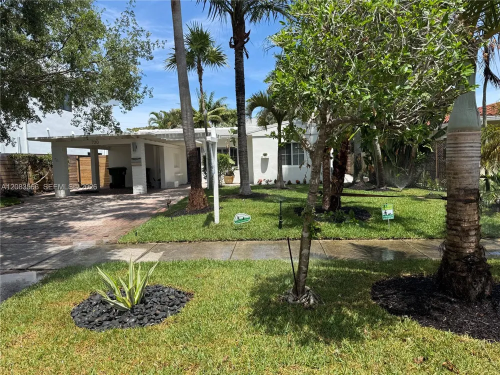 720 NE 17th Ter Fort Lauderdale, FL 33304