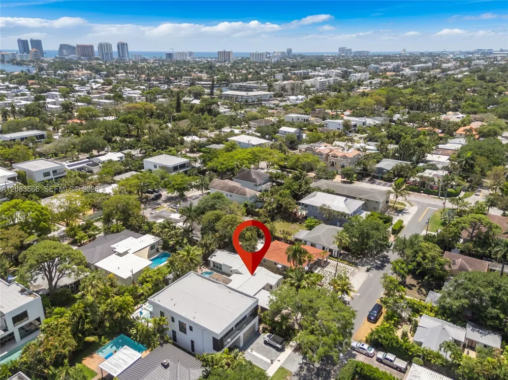 720 NE 17th Ter Fort Lauderdale, FL 33304