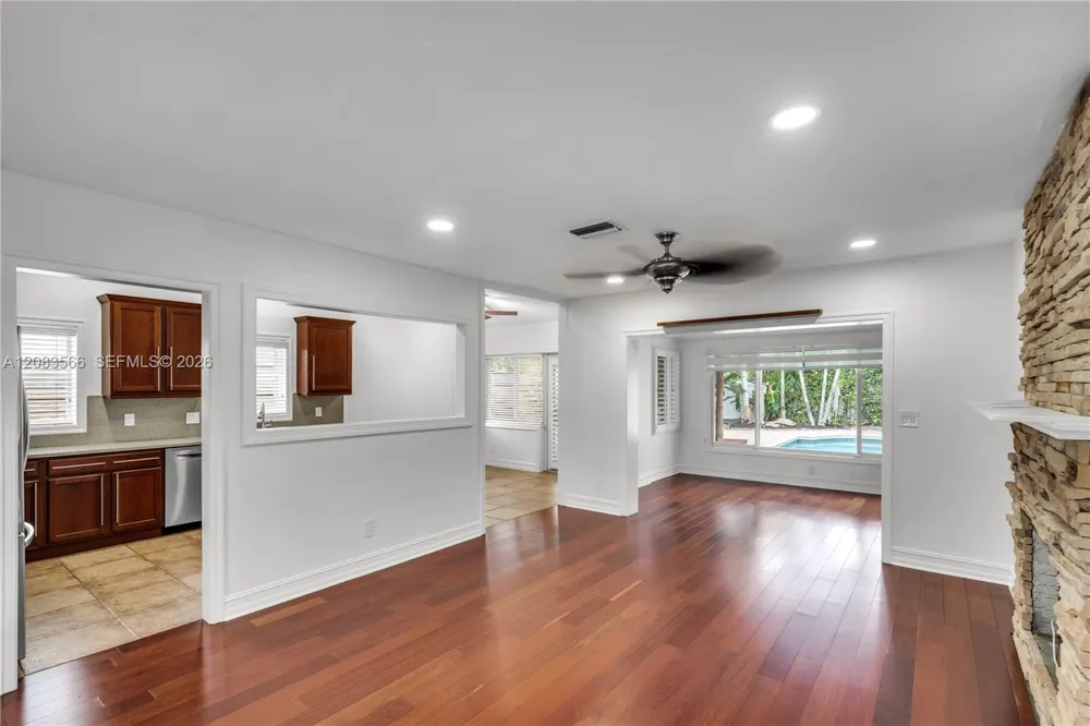 720 NE 17th Ter Fort Lauderdale, FL 33304