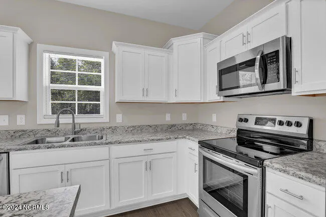 161 Everett Yopp Drive Sneads Ferry, NC 28460