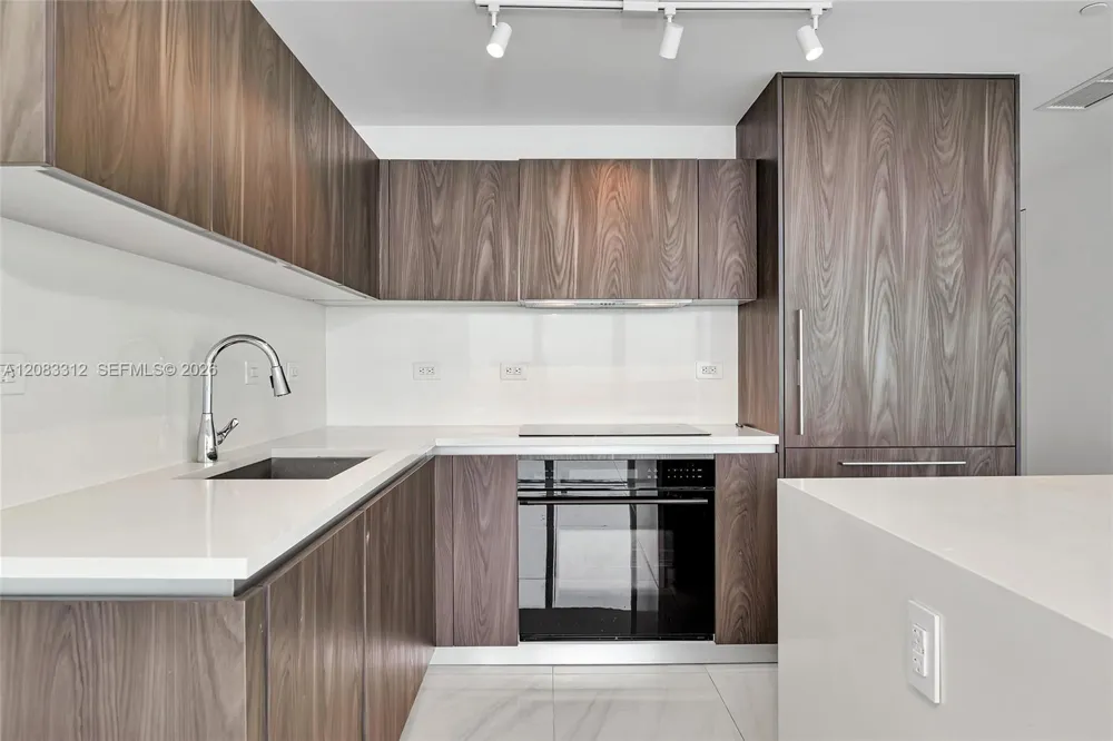 3131 NE 7th Ave #1806 Miami, FL 33137