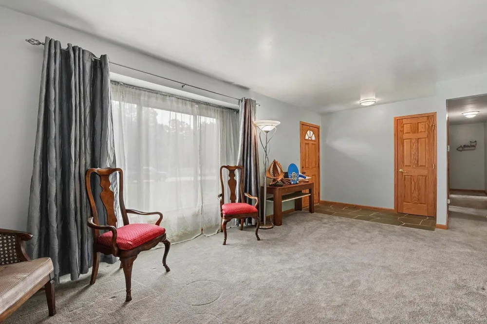 6933 Pine Edge Drive SE Caledonia Township, MI 49302