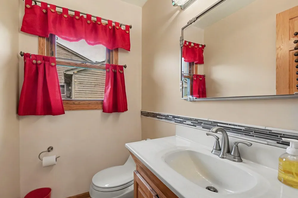 6933 Pine Edge Drive SE Caledonia Township, MI 49302