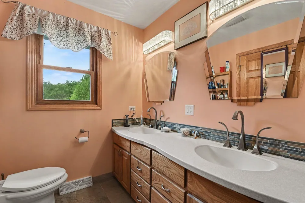 6933 Pine Edge Drive SE Caledonia Township, MI 49302