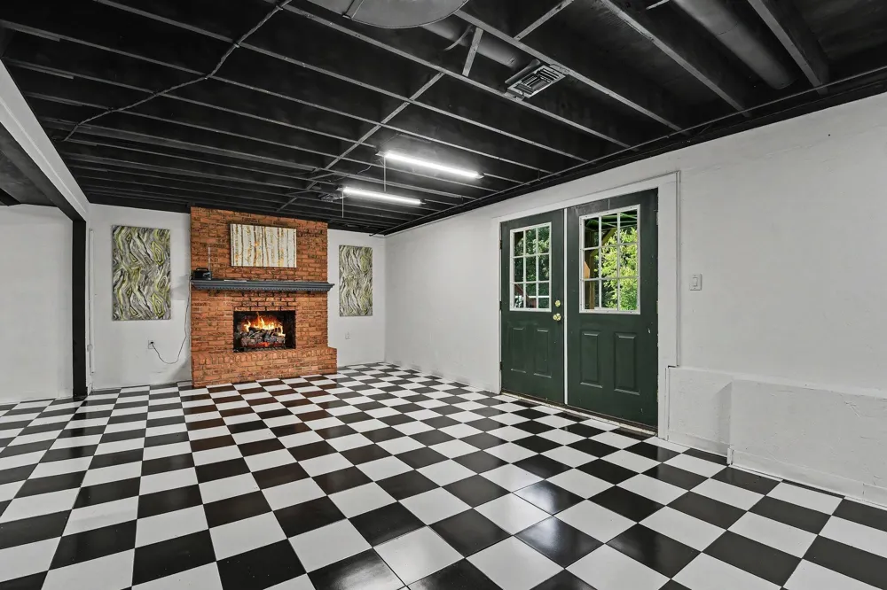 6933 Pine Edge Drive SE Caledonia Township, MI 49302