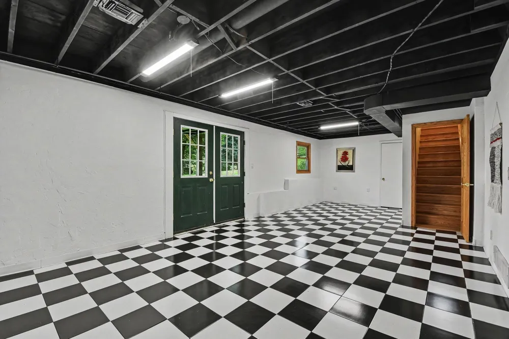 6933 Pine Edge Drive SE Caledonia Township, MI 49302