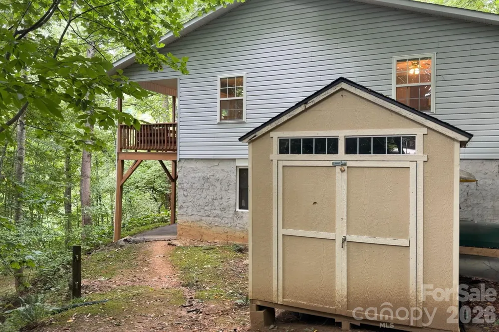 336 Hidden Creek Lane Burnsville, NC 28714