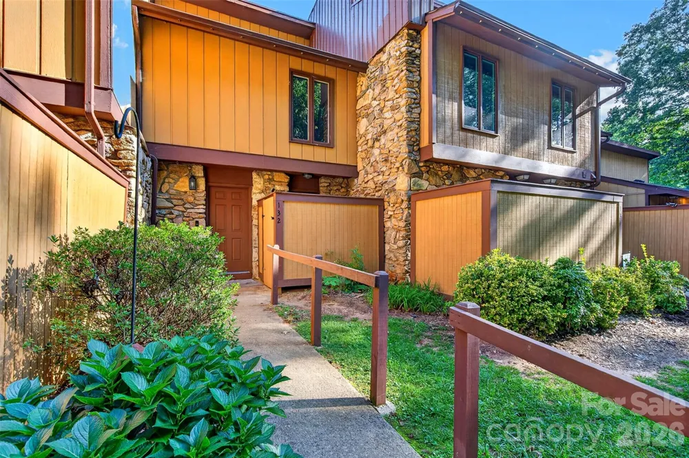 132 Colony Drive Arden, NC 28704