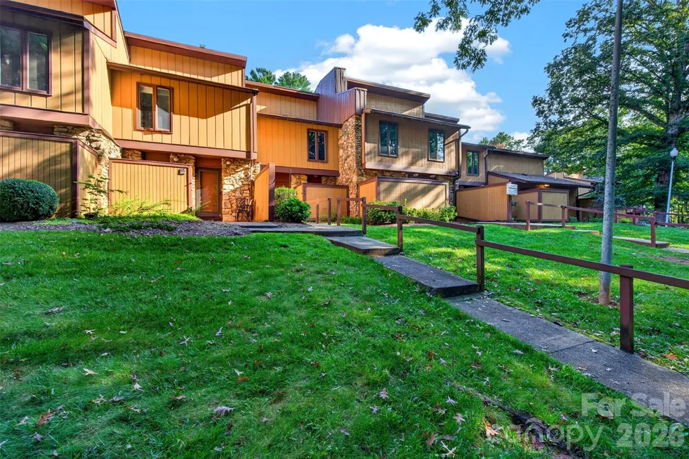 132 Colony Drive Arden, NC 28704