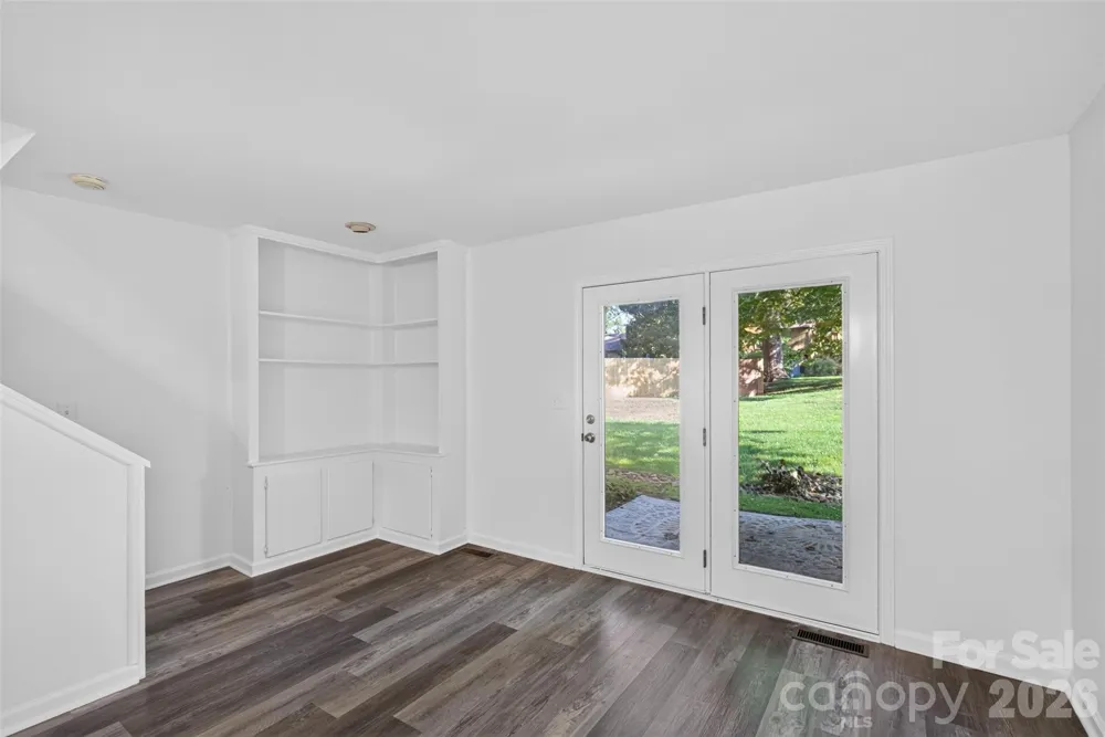 132 Colony Drive Arden, NC 28704