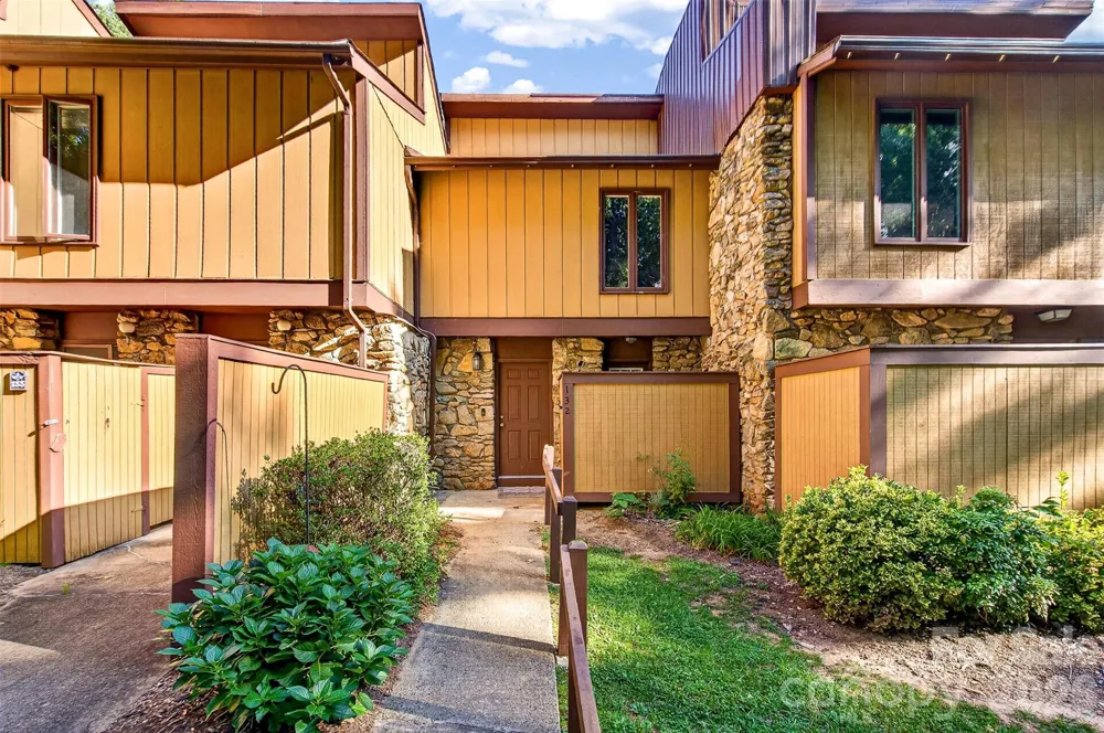 132 Colony Drive Arden, NC 28704