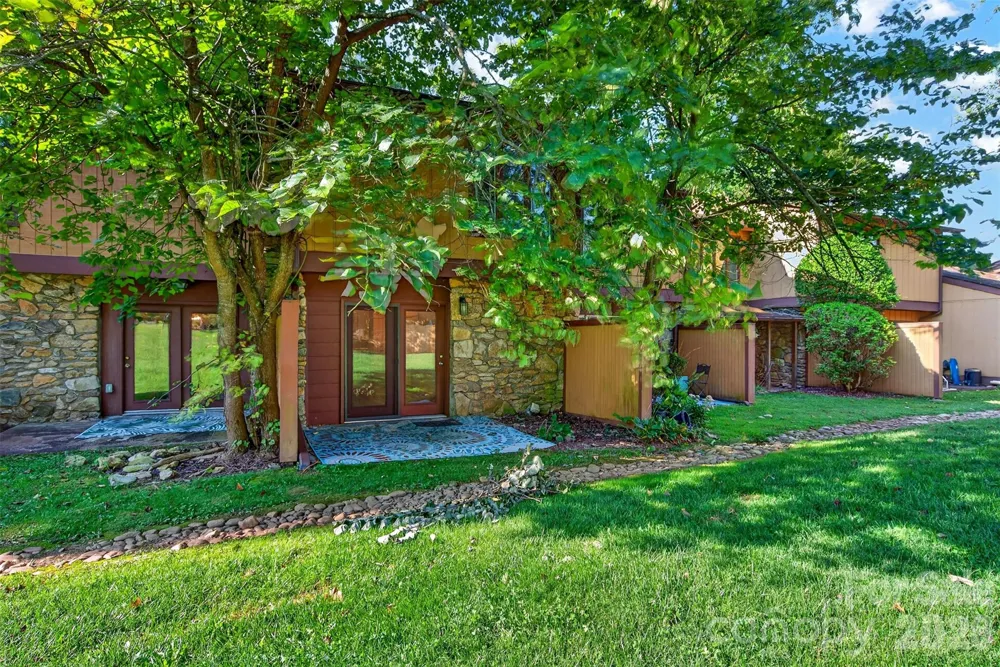132 Colony Drive Arden, NC 28704