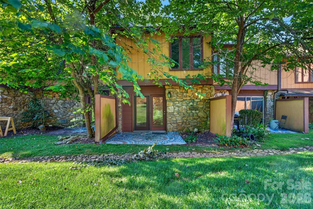 132 Colony Drive Arden, NC 28704